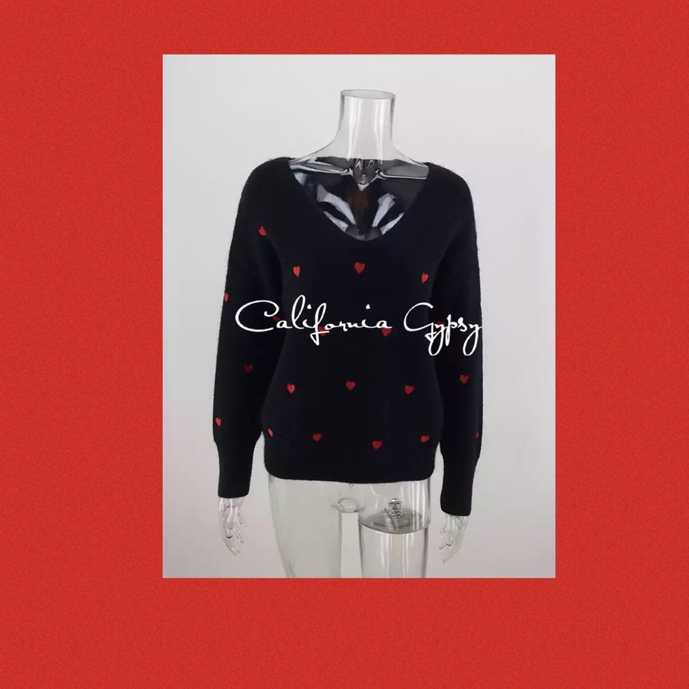 Heart Print Oversized V-Neck Sweater - Picture 2 of 7